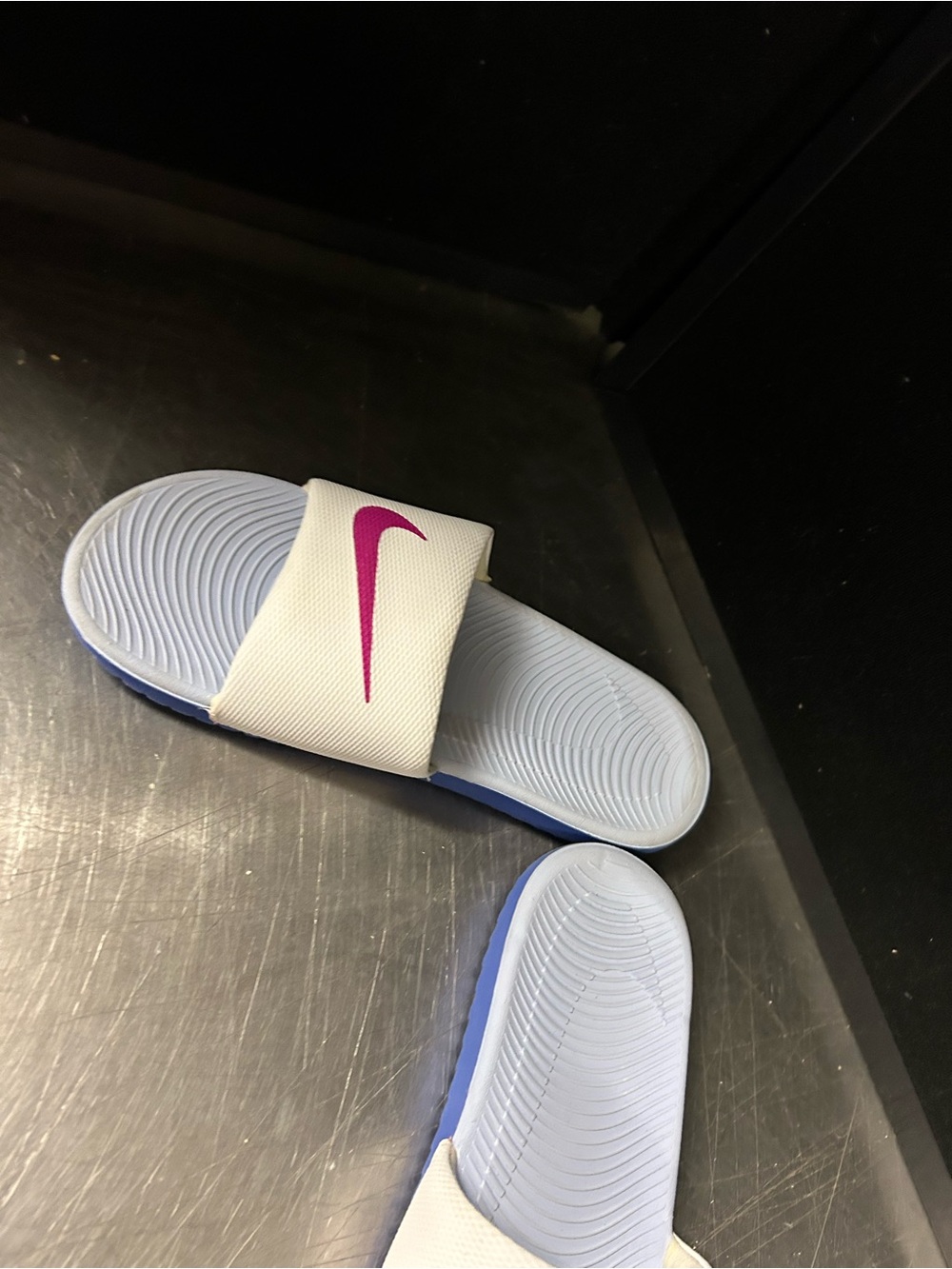 Nike Slides Size 8 Women - Picture 4 of 10